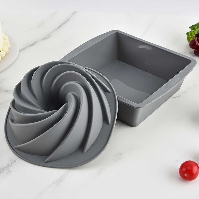 シリコン製スクエア4個型ケーキパン、ノンスティックブラウニー - Commercial Kitchen Pots And Pans のレビューと価格